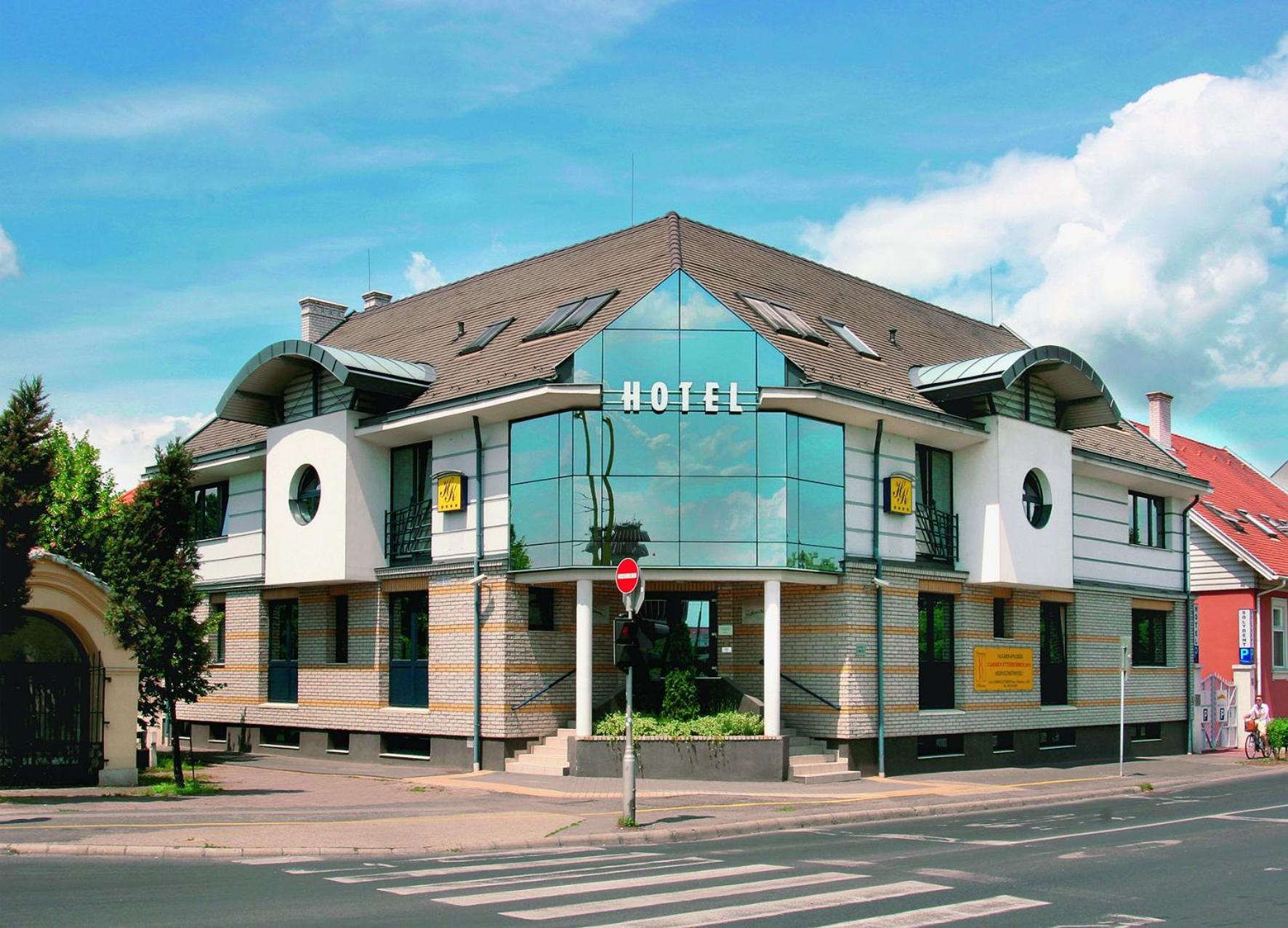 Hotel Kalvaria Дьор Екстериор снимка