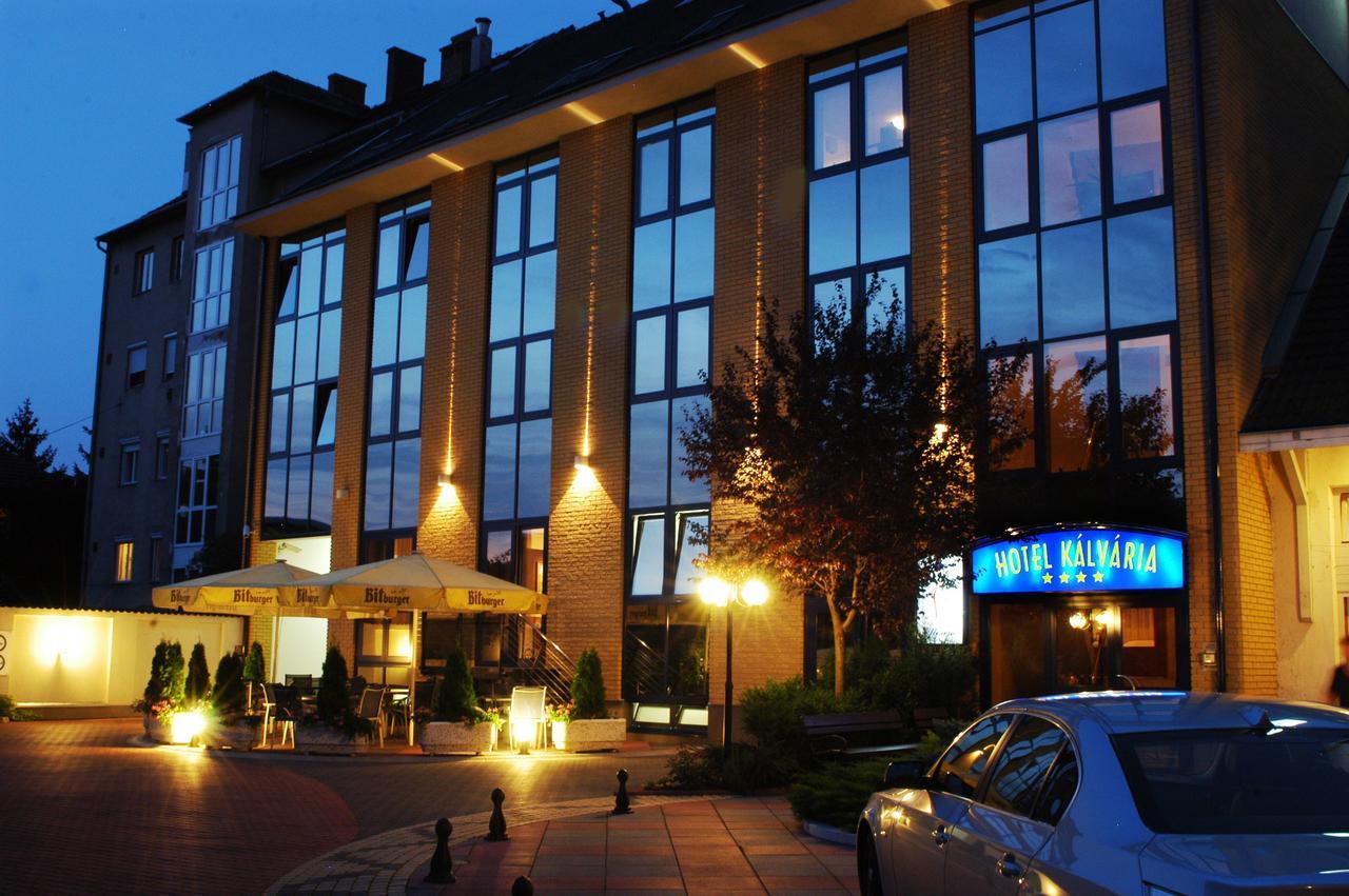 Hotel Kalvaria Дьор Екстериор снимка